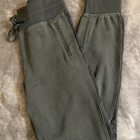 💕Lululemon Athletica Joggers💕 - Picture 1 of 6